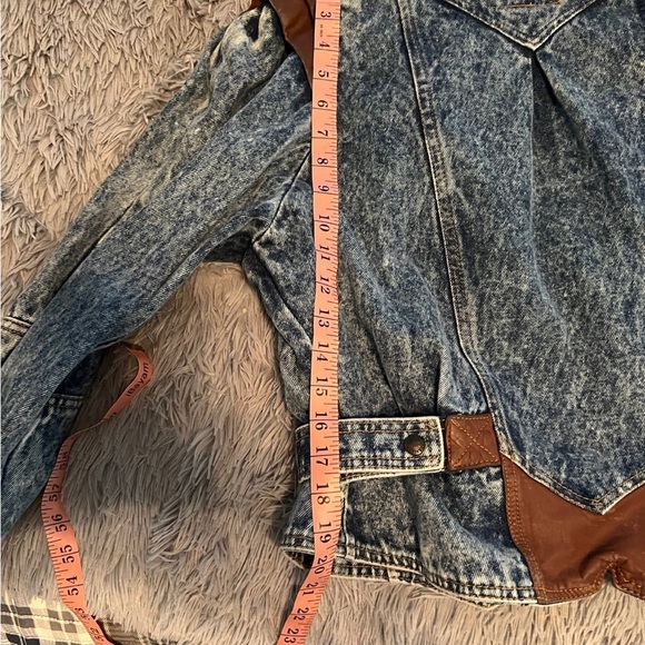 80’s Vintage Denim Jacket with leather accents size small - Picture 14 of 15